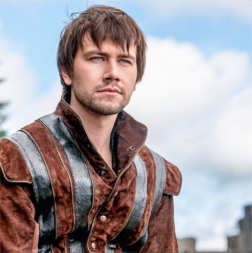 Poze Torrance Coombs