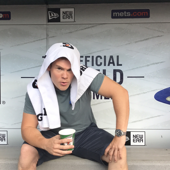 Poze Adam Devine