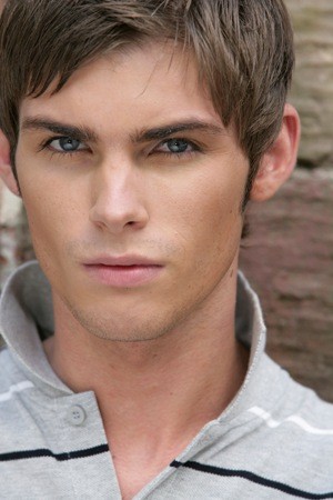 Poze rezolutie mare Kieron Richardson - Actor - Poza 8 din 19 ...