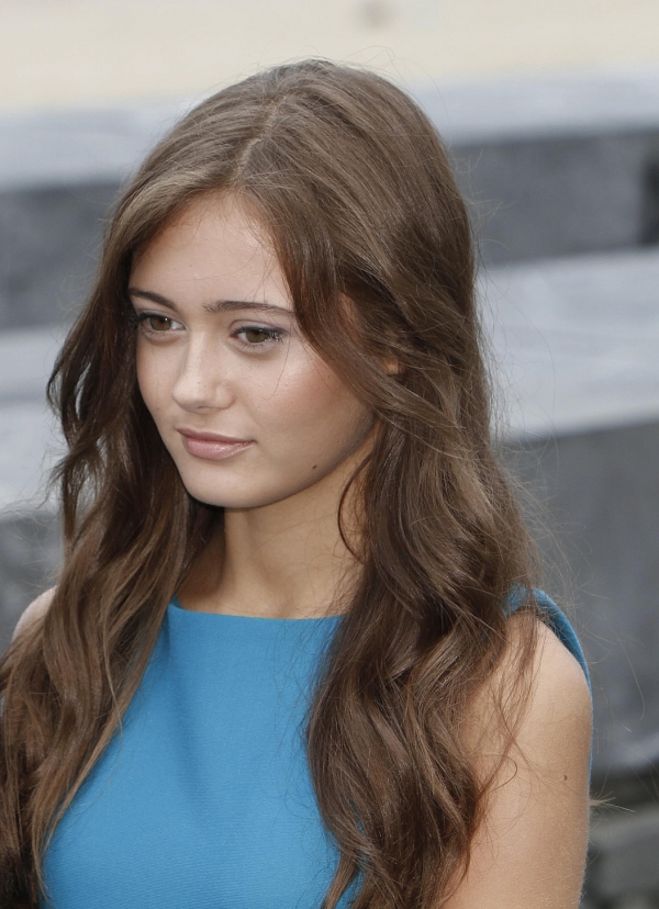 Next photo of Ella Purnell