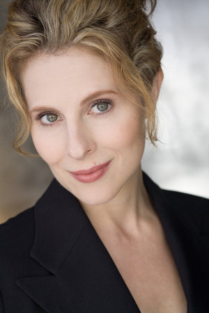 Amy Kay Raymond - Actor - CineMagia.ro