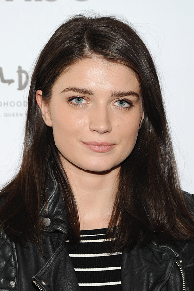 Eve Hewson kiss