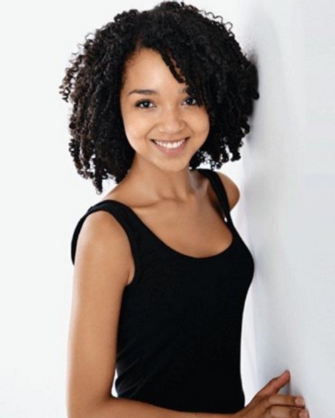 Aisha Dee background