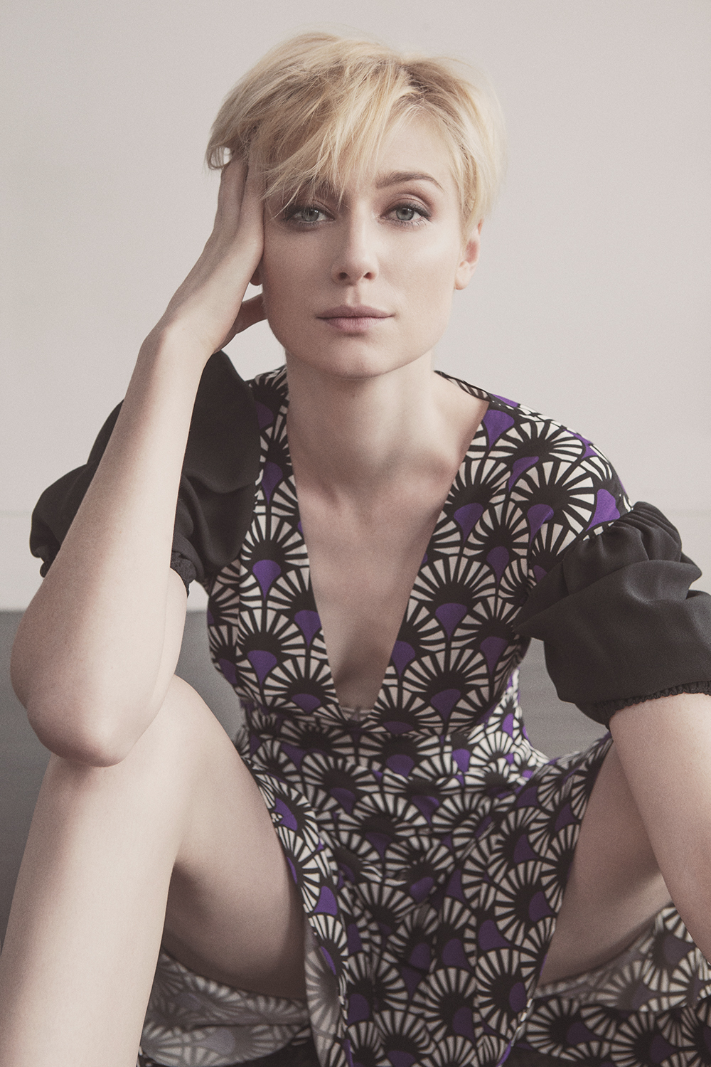 Elizabeth Debicki hugh laurie