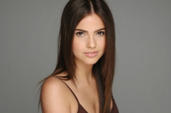 Poze Shelley Hennig Actor Poza 13 Din 55 Cinemagiaro