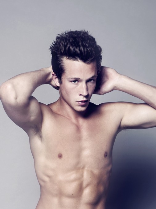 Poze Nick Roux Actor Poza 16 din 24 CineMagia.ro