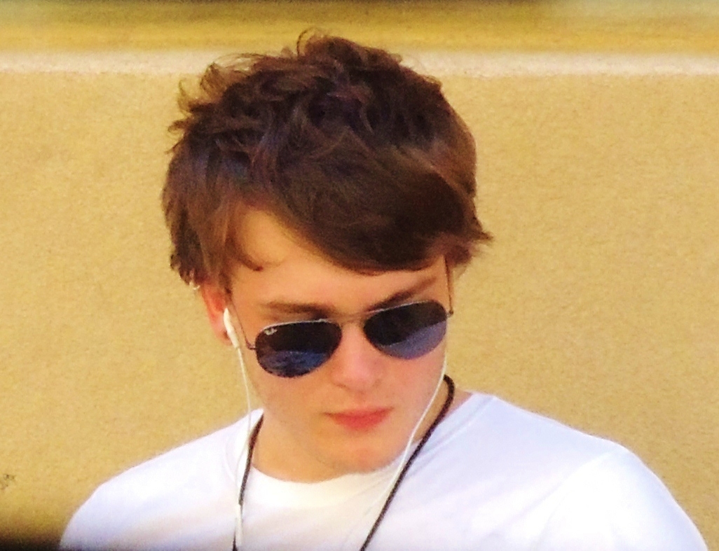 Poze Josh Devine