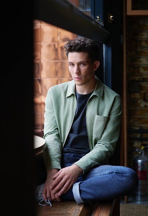 Poze Josh O'Connor