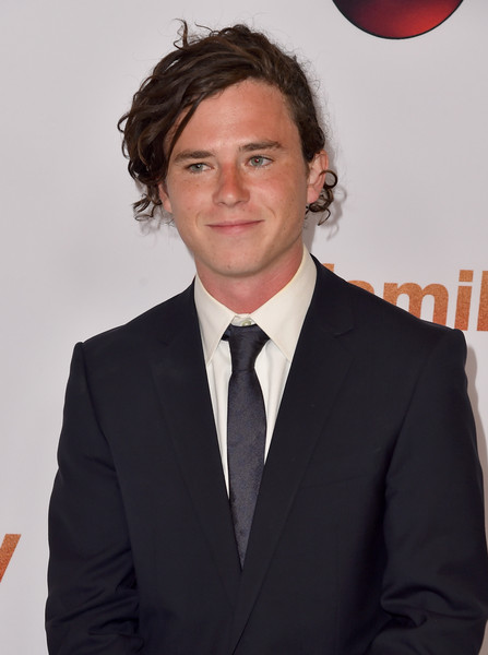 Poze Charlie Mcdermott Actor Poza 5 Din 11 Cinemagiaro