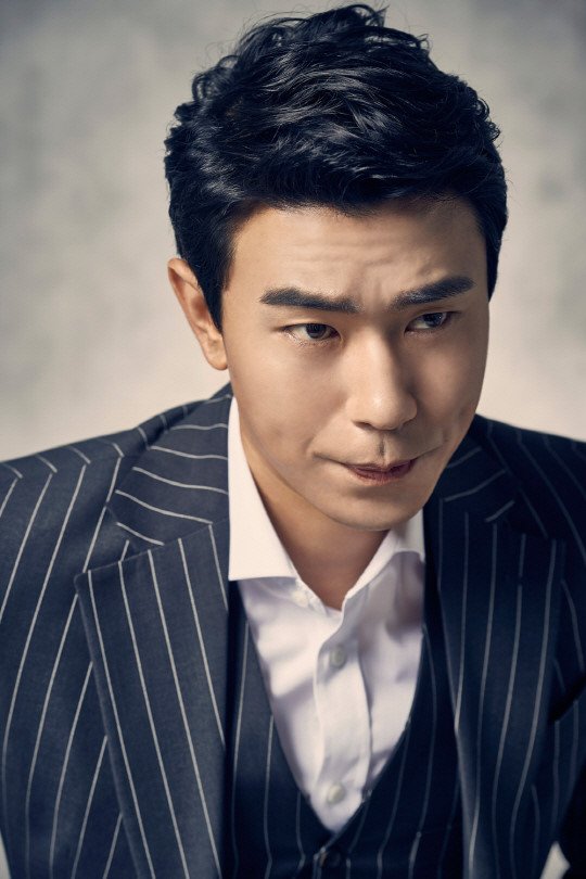 Poze Si-eon Lee - Actor - Poza 13 din 16 - CineMagia.ro