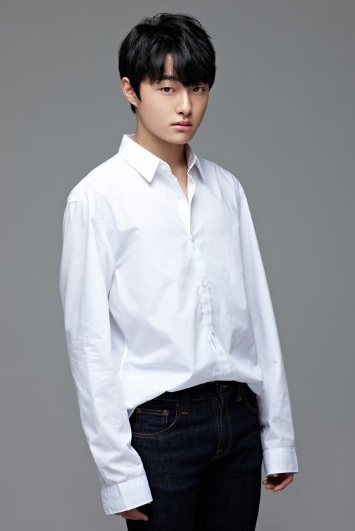 Poze Chan-Young Yoon - Actor - Poza 21 din 22 - CineMagia.ro