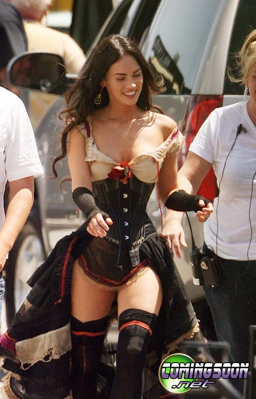 Megan Fox, super-sexy în Jonah Fox, ăăă, Hex