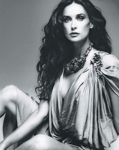 Demi Moore - mai sexy ca niciodată la 47 de ani