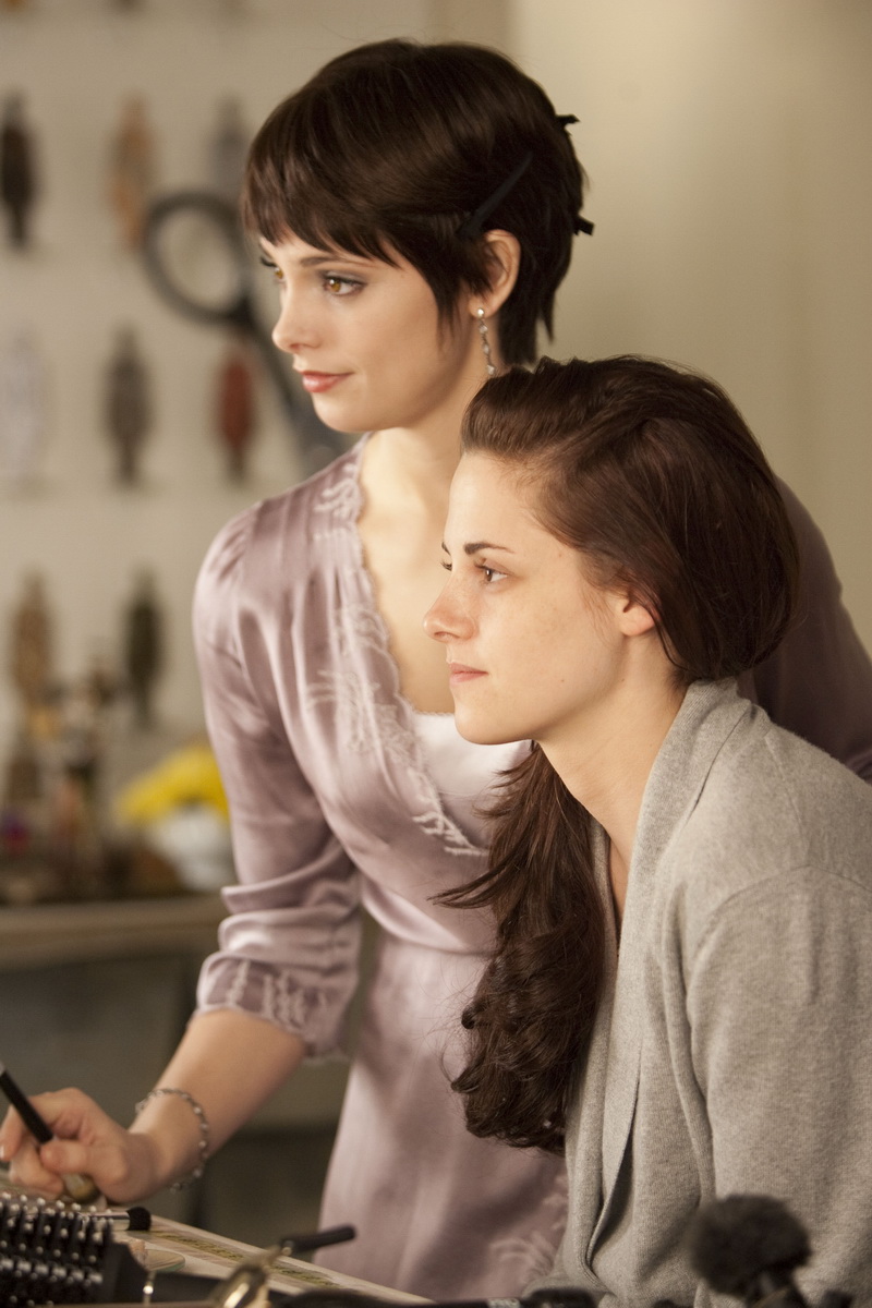 Iubire, pasiune şi… o nuntă, în noile imagini din Twilight Saga