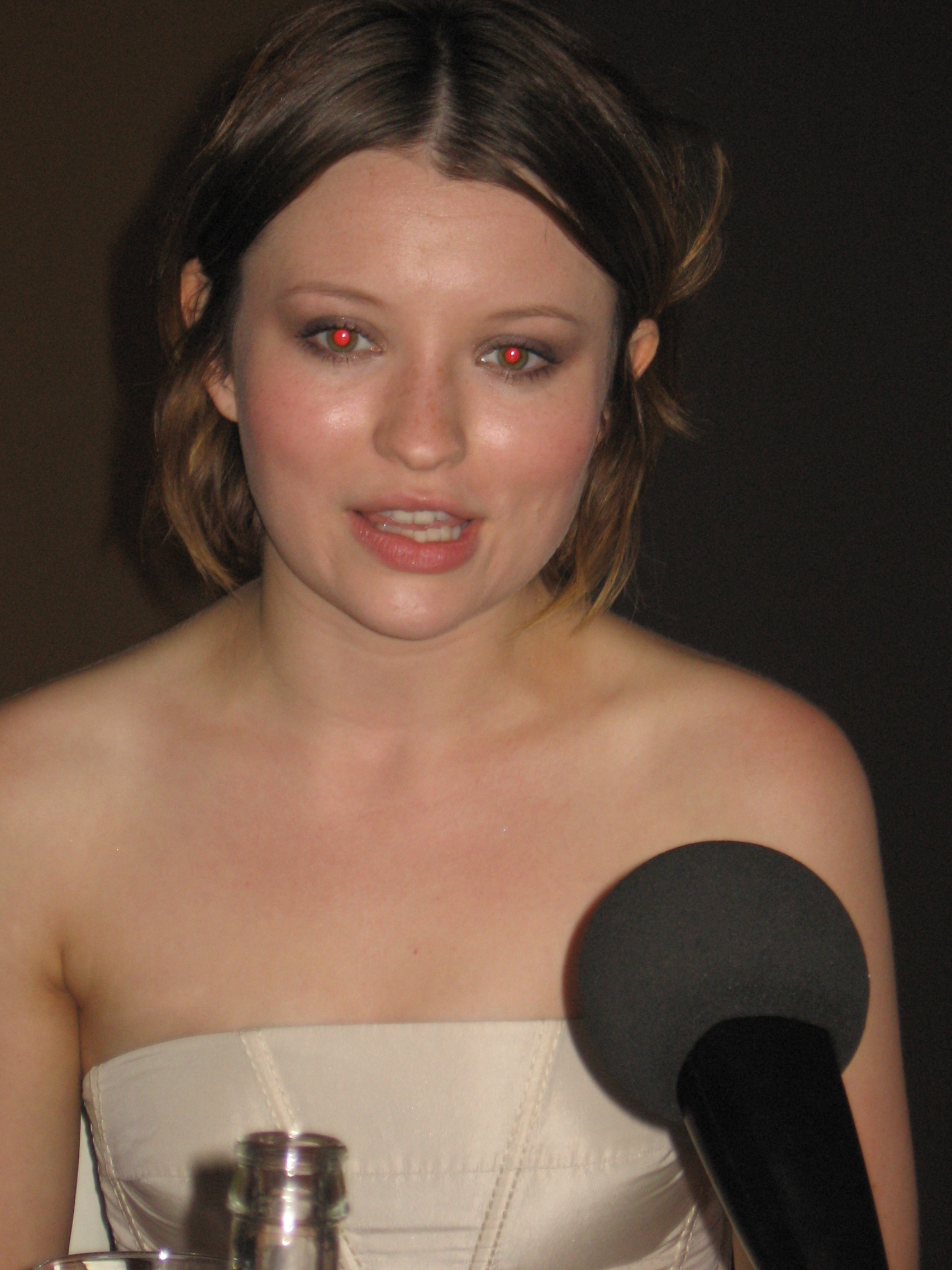 <p>Emily Browning, la interviul acordat publicaţiei Cinemagia.</p>