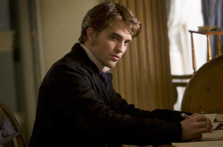 Robert Pattinson, cuceritor şi senzual în Bel Ami