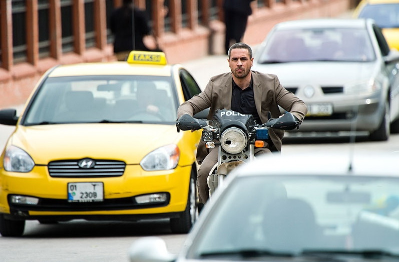 Agentul 007 şi fetele Bond trec la acţiune în noile fotografii din Skyfall