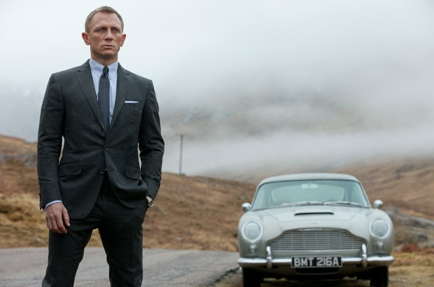 Agentul 007 şi fetele Bond trec la acţiune în noile fotografii din Skyfall