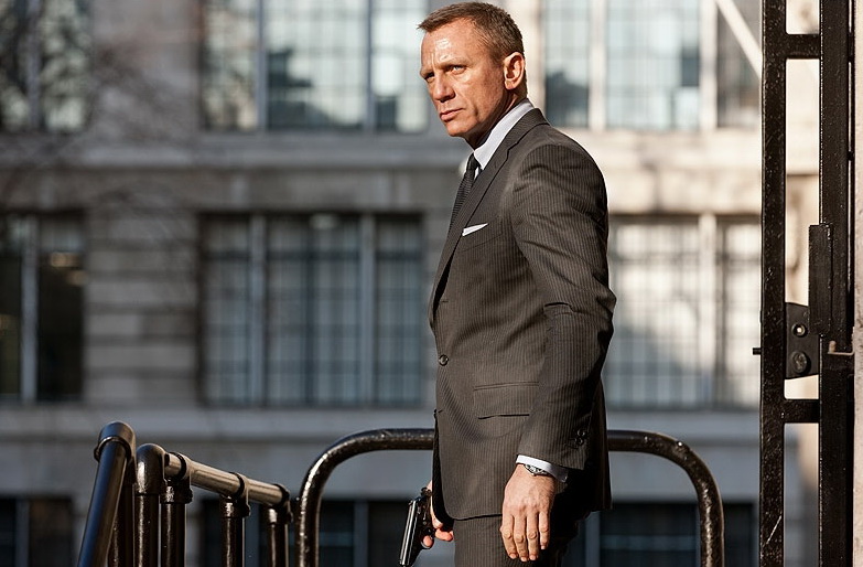 Agentul 007 şi fetele Bond trec la acţiune în noile fotografii din Skyfall