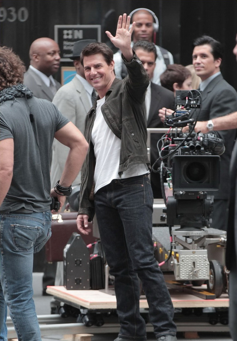Primele imagini cu Tom Cruise la fimările SF-ului Oblivion