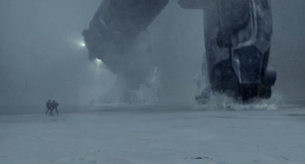 Pacific Rim ţine apocalipsa în loc. Vezi noul poster şi imagini din film
