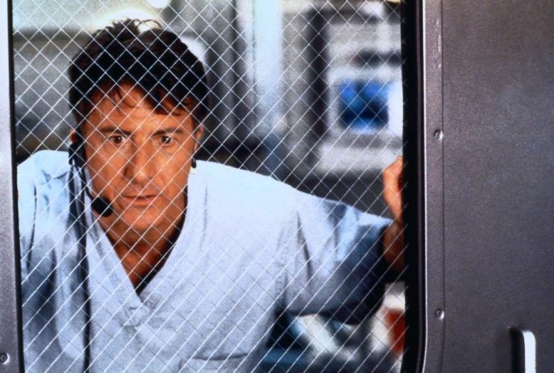 Poze Dustin Hoffman în  Outbreak