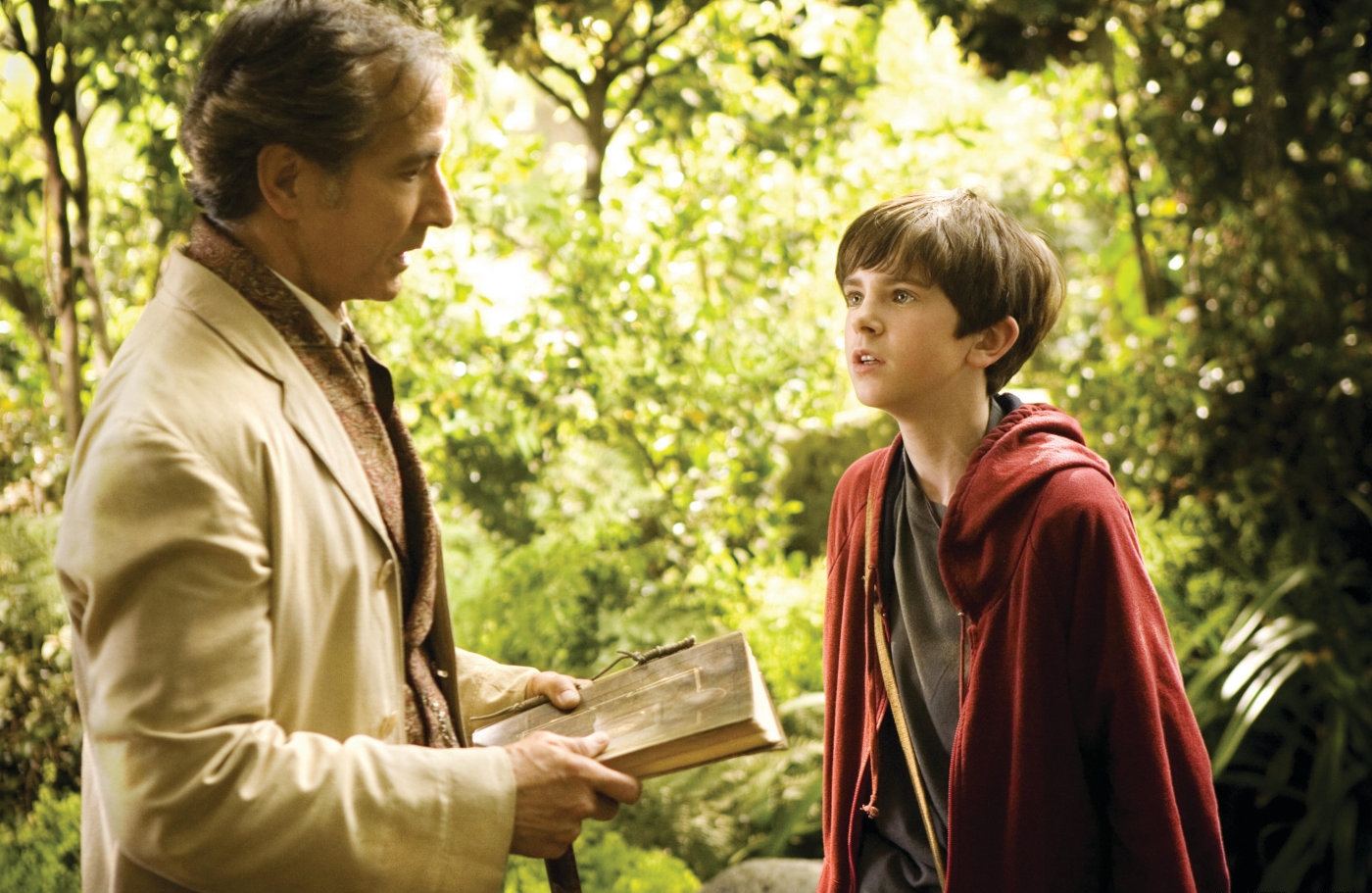 Poze David Strathairn, Freddie Highmore în  The Spiderwick Chronicles