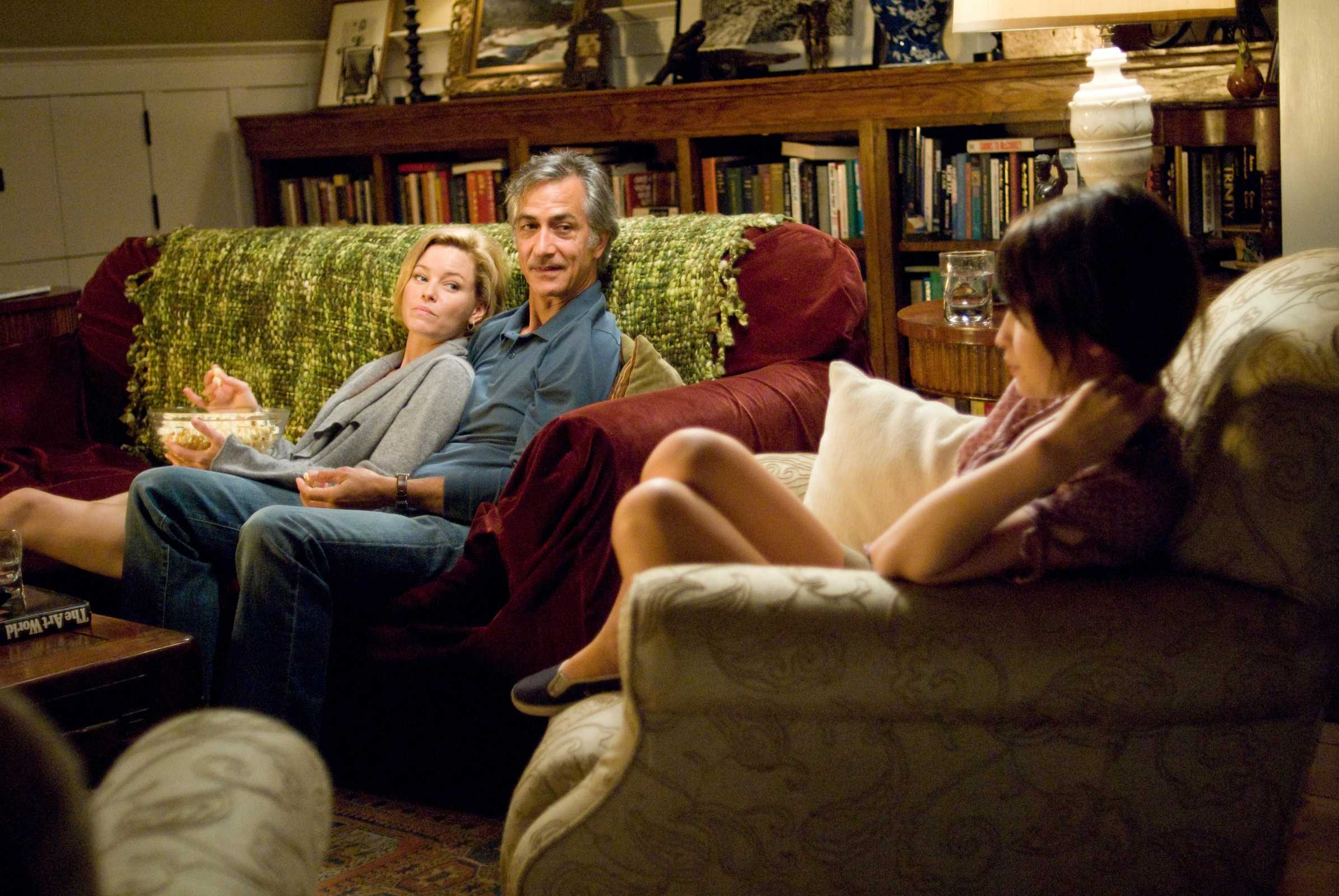 Poze Elizabeth Banks, David Strathairn, Emily Browning în  The Uninvited