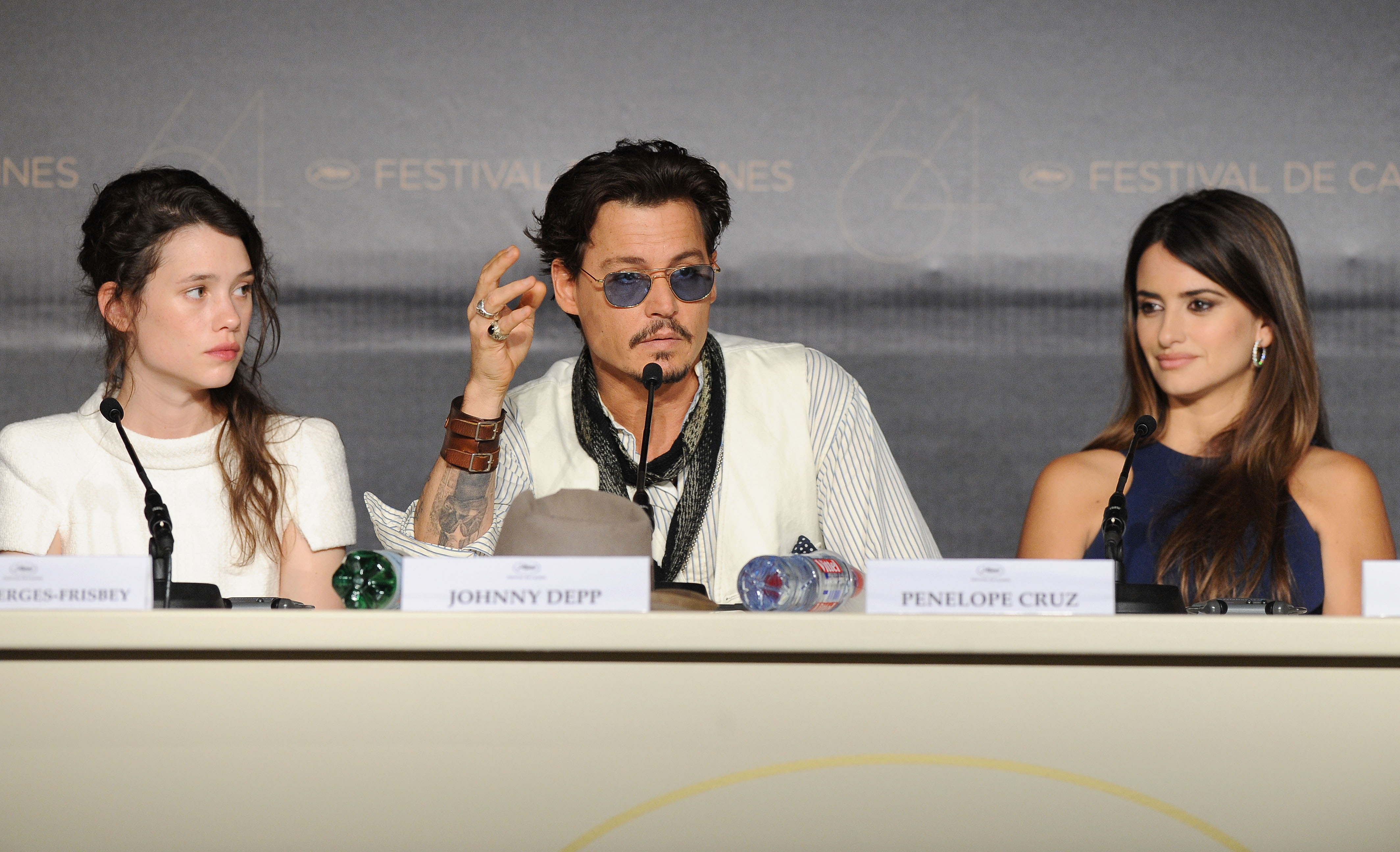 Poze Astrid Bergès-Frisbey, Penélope Cruz, Johnny Depp în  Pirates of the Caribbean: On Stranger Tides