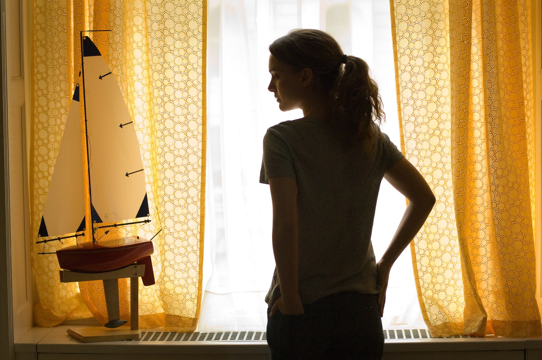 Poze Natalie Portman în  Love and Other Impossible Pursuits