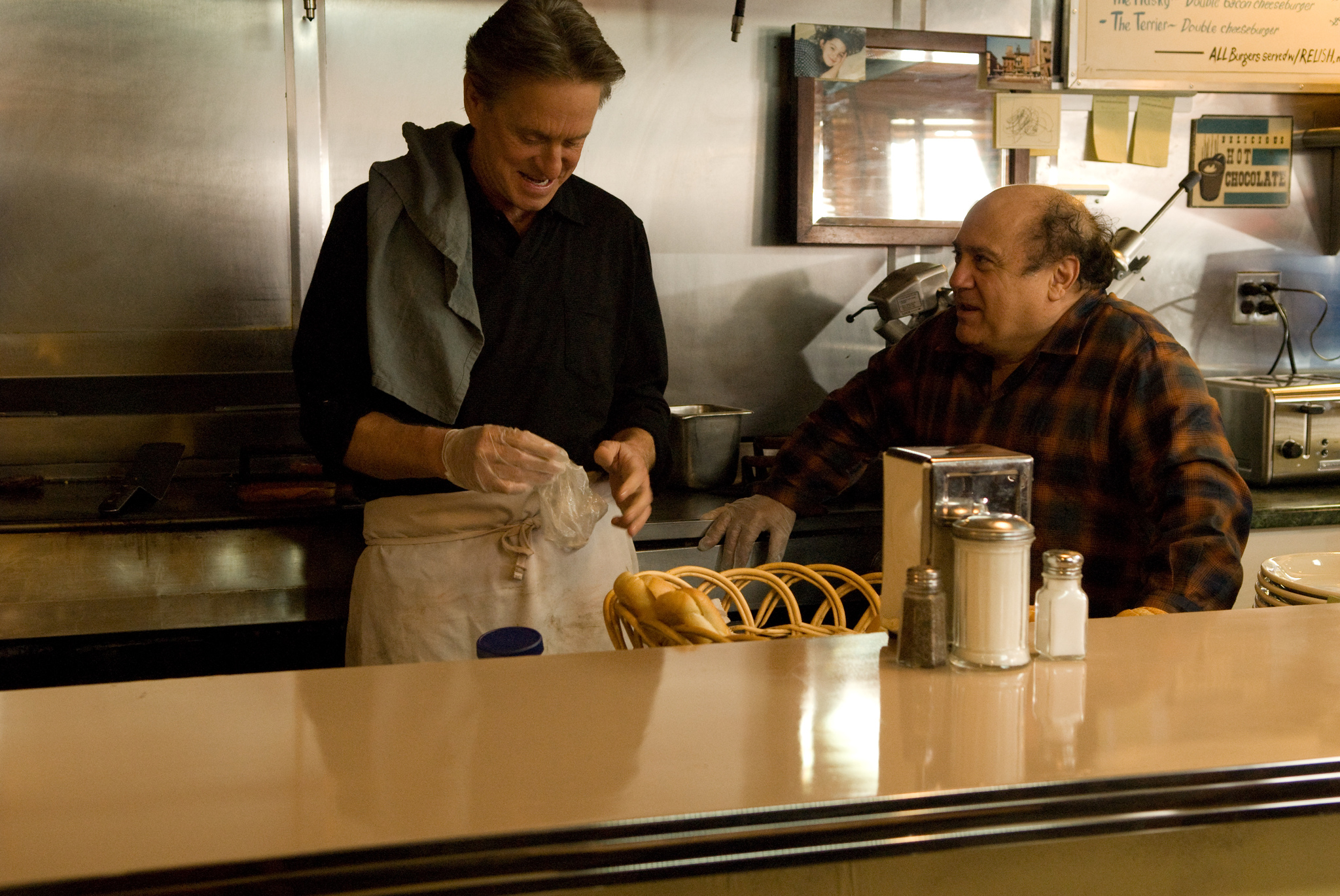 Poze Michael Douglas, Danny DeVito în  Solitary Man