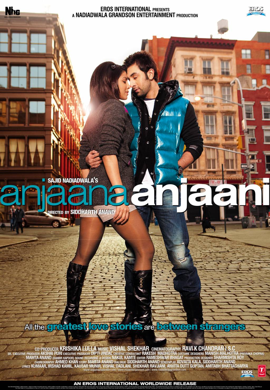 Anjaana Anjaani - Wikipedia