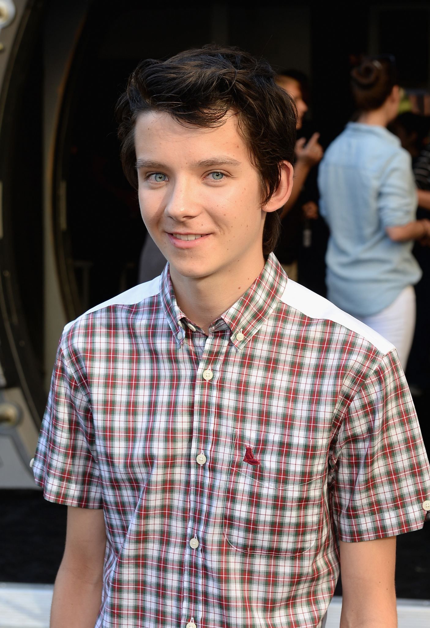 Asa Butterfield abs