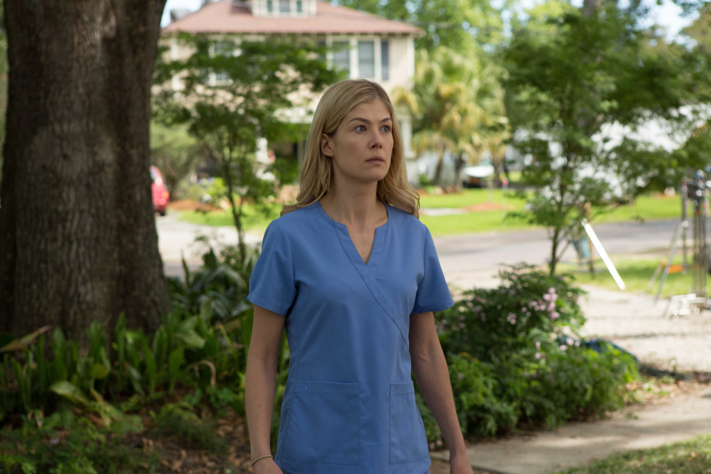 Poze Rosamund Pike în  Return to Sender