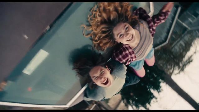 Trailer - Song Sung Blue: Un vis în doi