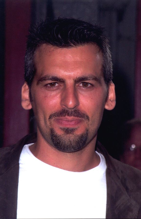Одед фер. Одед Фехр. Одед Фер актер. Oded Fehr в молодости. Одед Фер обитель зла.