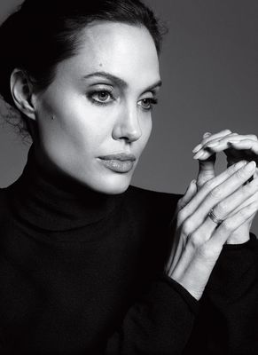 Angelina Jolie - poza 23