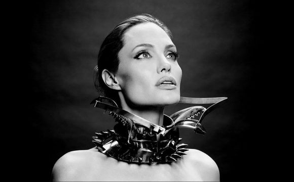 Angelina Jolie - poza 22
