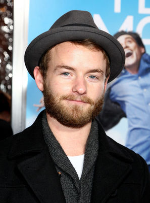 Christopher Masterson - poza 9