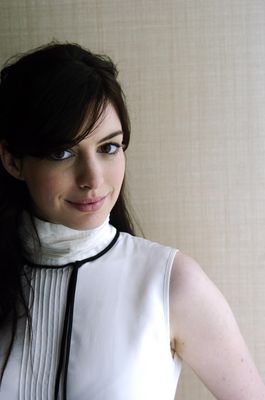 Anne Hathaway - poza 237