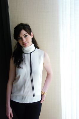 Anne Hathaway - poza 236