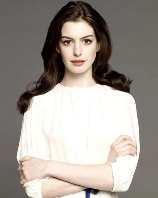 Anne Hathaway - poza 256