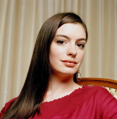 Anne Hathaway - poza 327