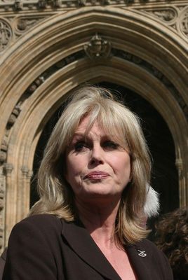 Joanna Lumley - poza 30