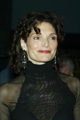 Mary Elizabeth Mastrantonio - poza 14