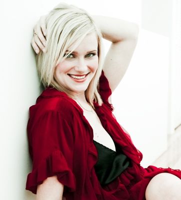 Nicholle Tom - poza 6