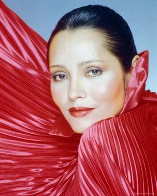 Barbara Carrera - poza 17