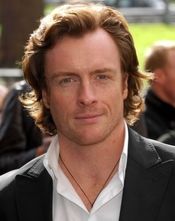 Toby Stephens boyu kaç