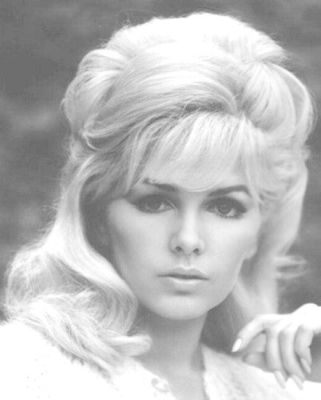 Stella Stevens - poza 2