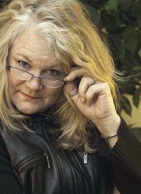 Hester Schell - poza 1
